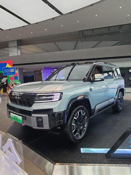 重庆73比亚迪方程豹硬派越野的爆款，英菲尼迪35周年与你共成长